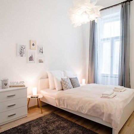 Comfy, Renewed 3 Bedroom Apt In Center 布达佩斯 外观 照片