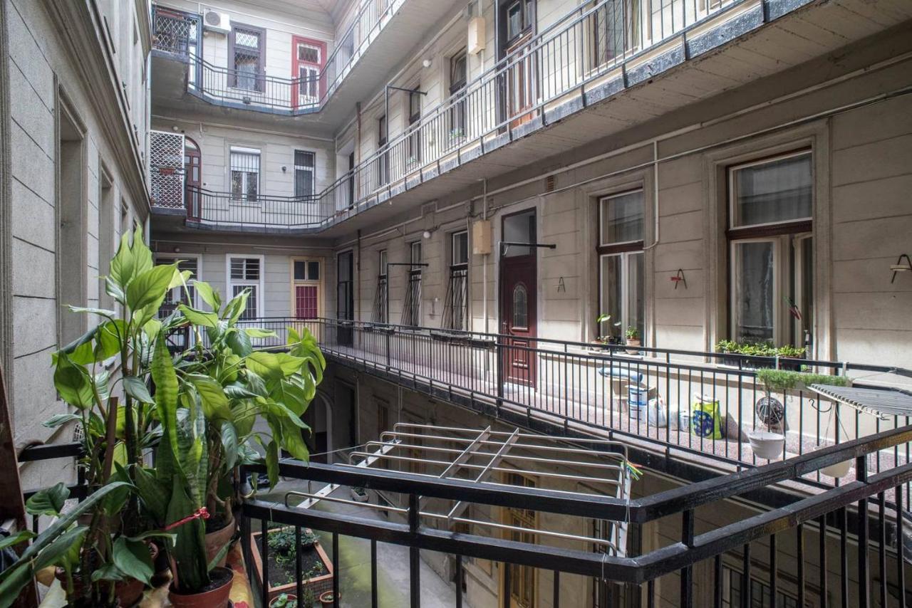Comfy, Renewed 3 Bedroom Apt In Center 布达佩斯 外观 照片