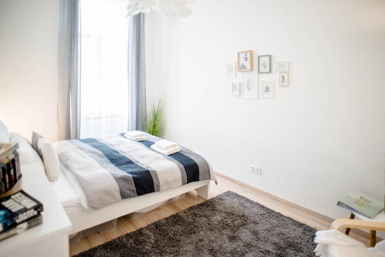 Comfy, Renewed 3 Bedroom Apt In Center 布达佩斯 外观 照片